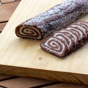 CHOCOLATE CAKE